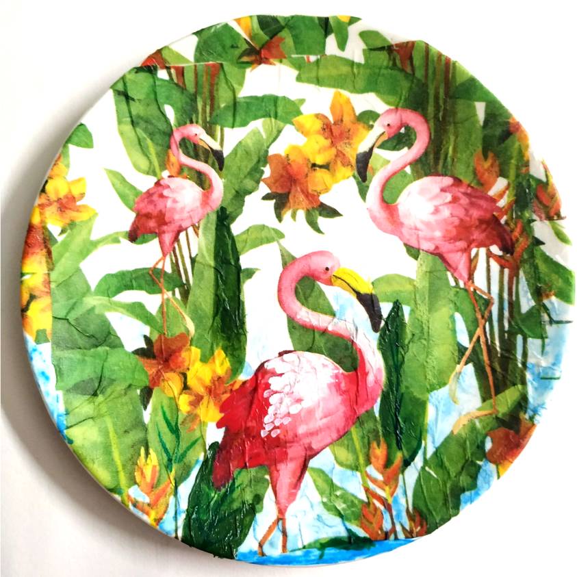 Here's a reason to smile - These ceramic wall plates for décor